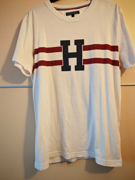 Vând tricou Tomi Hilfiger