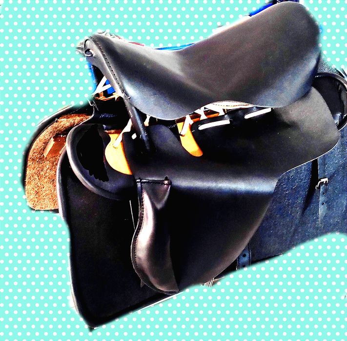 Седло кавалерийское