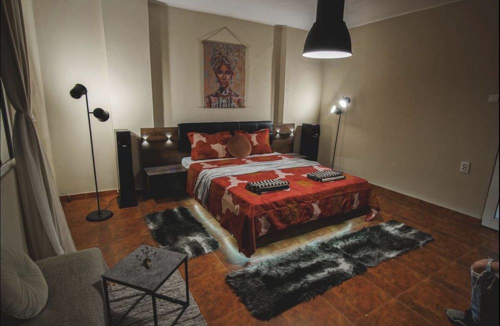 Къща | 4 спални | Двор | Паркомясто | Червен площад