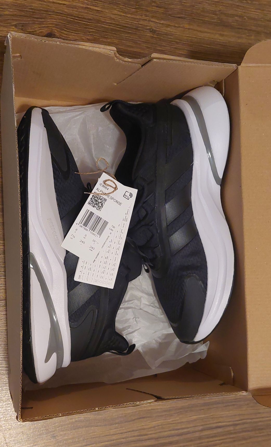 Adidas 39 и 1/3  нови маратонки