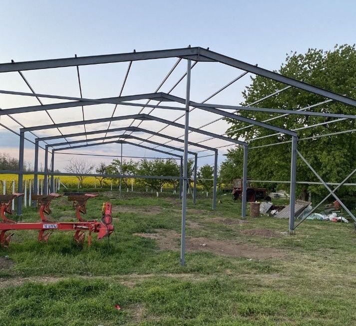 Vand hală metalică demontabilă, dimensiuni 10 m lățime x 20 m lungime