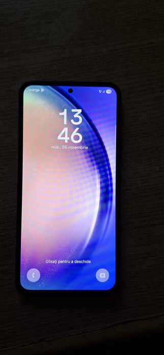 Samsung Galaxy A54 5G:
 Samsung Galaxy A54 5G – 8 GB RAM / 128 GB – Te