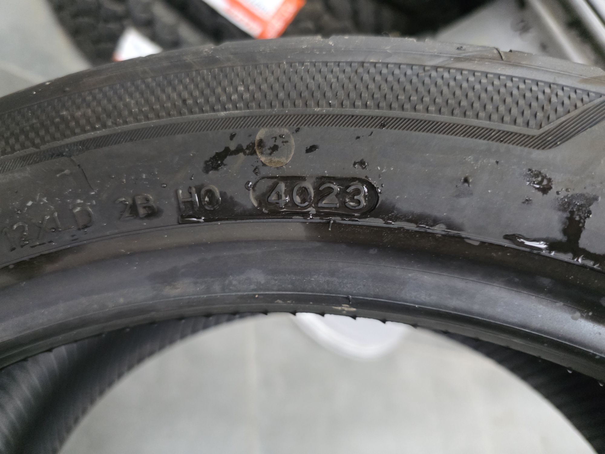 1бр Лятна гума 255 40 19 - Hankook - DOT 2023