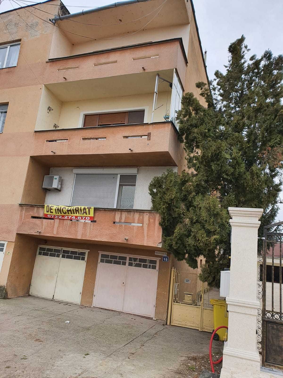 Inchiriez apartament 3 camere , ZONA TRAIAN  ( MALUL MURESULUI )