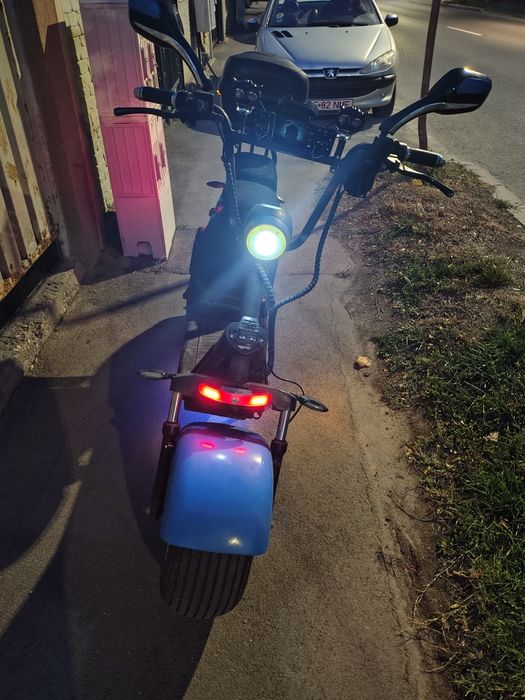 Vând scuter electric City Coco .Autonomie 60V 20 ah