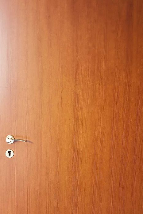 Usa interior cires MDF stanga toc inclus, broasca si silduri,90x210 cm