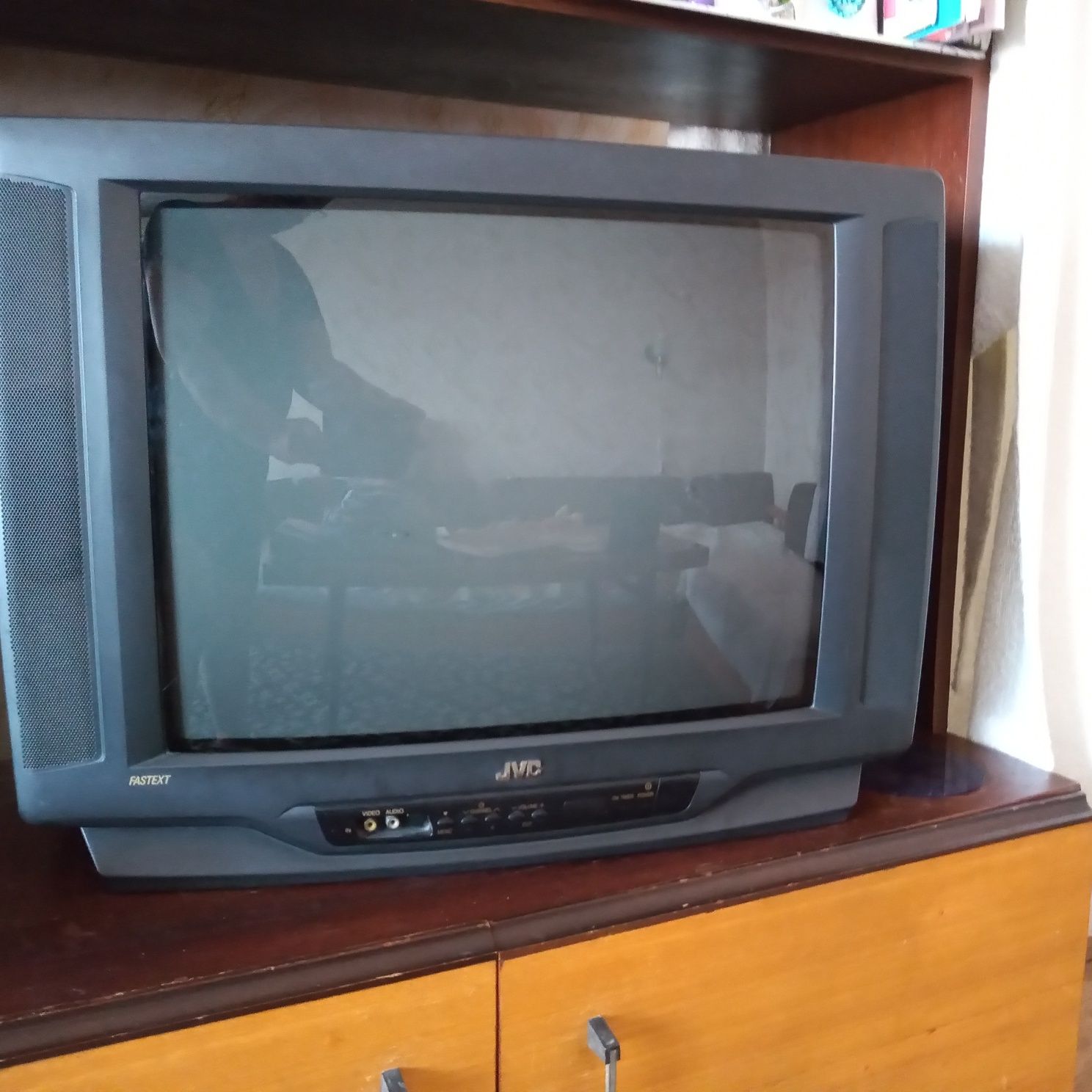 Телевизор JVC работещ