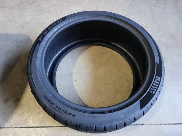 255/35/19 PIRELLI 4бр