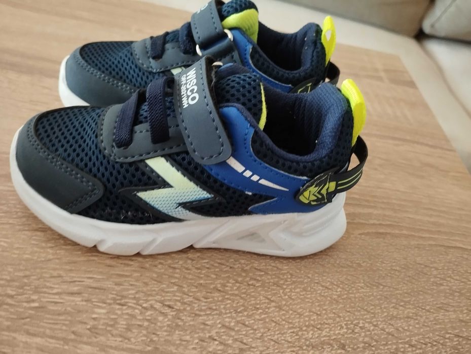 Детски маратонки и сандали за момче, размери от 22 до 24