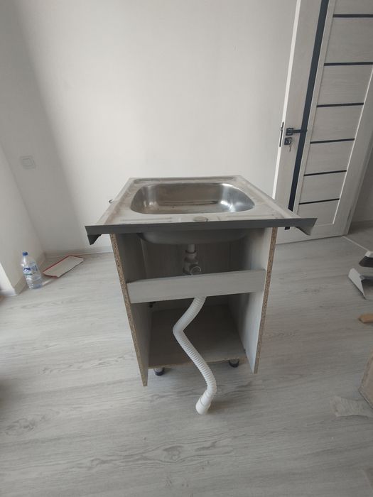 Раковина с тумбой