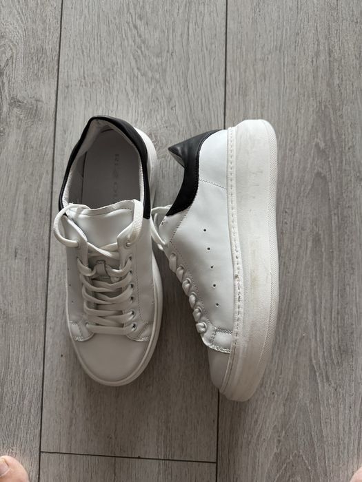 Adidași stil Al. Mc Queen, impecabili si comozi