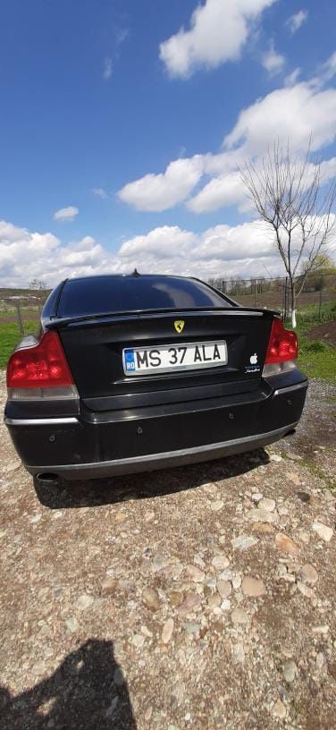 Vand sau schimb VOLVO s60 2.4D an 2005