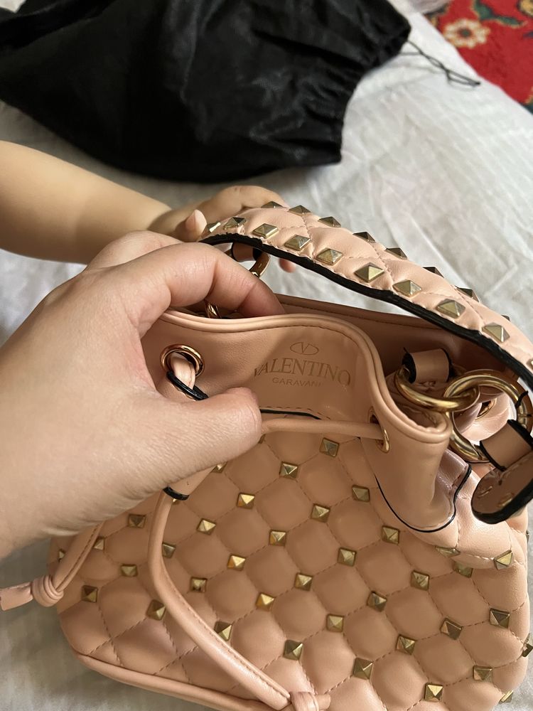 сумка от Valentino