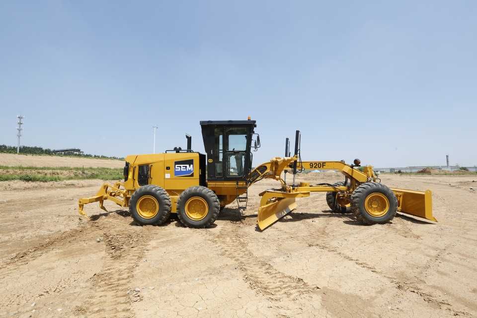 Автогрейдер SEM [920F] 200лс