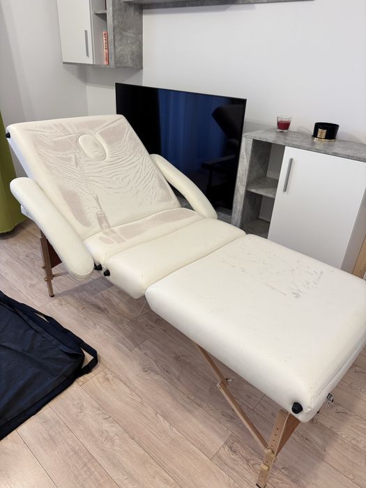 Vând pat de masaj pliabil profesional, alb