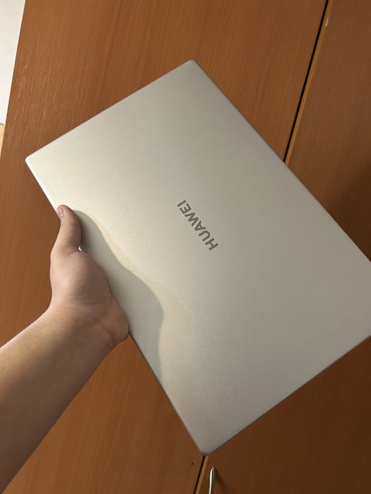 Vand laptop HUAWEI Matebook D15 cu procesor AMD Ryzen 5 5500U