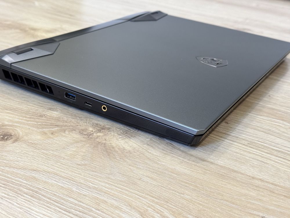 15.6’FHD IPS 240Hz/RTX 3070 8GB/i7-11800H/Msi Raider/16GB DDR4/512GB