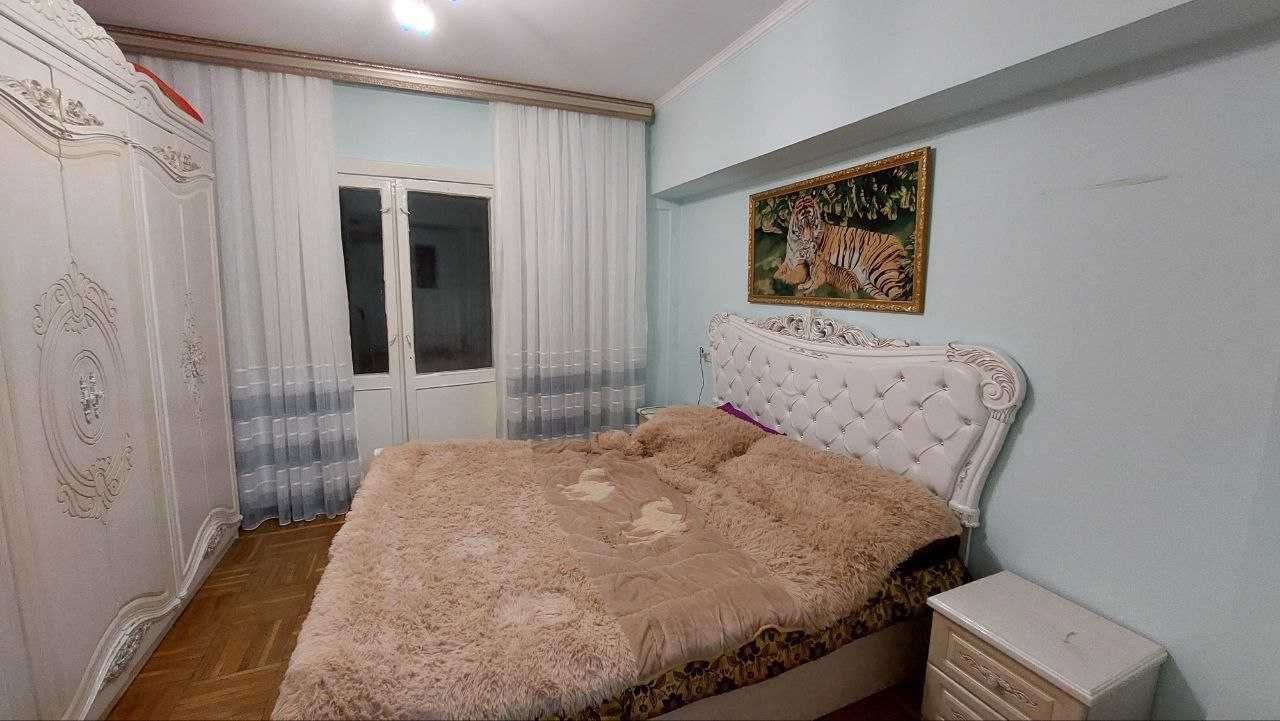 Продаю квартиру на Цум Космонавты Ойбек