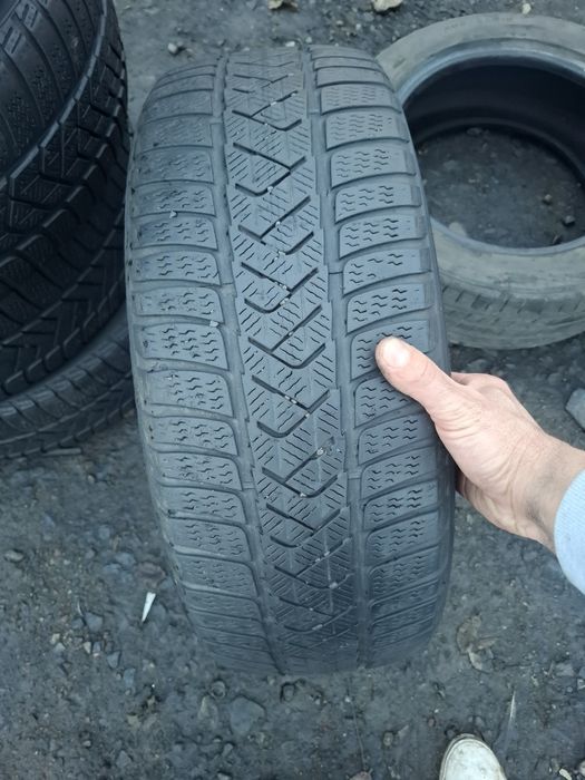 Vand 1 anvelopa 215 50 18 pireli de iarna dot 2020