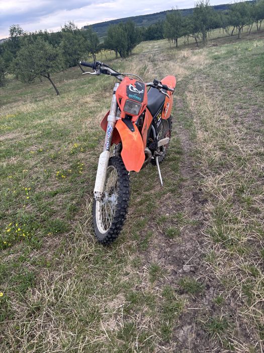 Vând cross de 200 ktm in stare de functionare