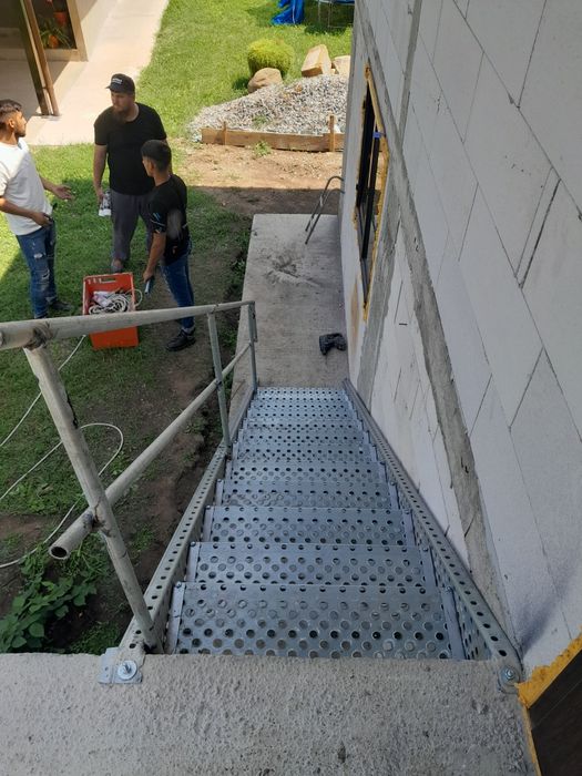 Scări metalice galvanizate la orice demisiune asiguram transport ori u