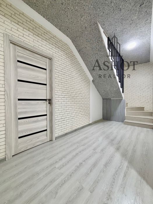 5/1/5 160м2 Новостройка Академ городок