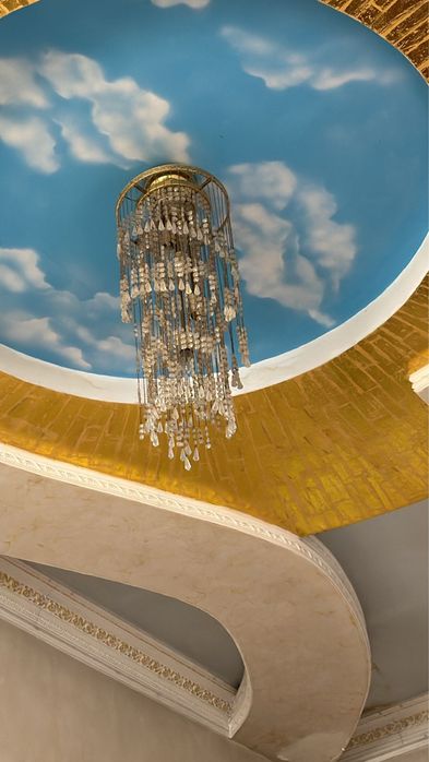 Хрустальная люстра , курлена в магазине Багема . Чехия . 30.000 тг