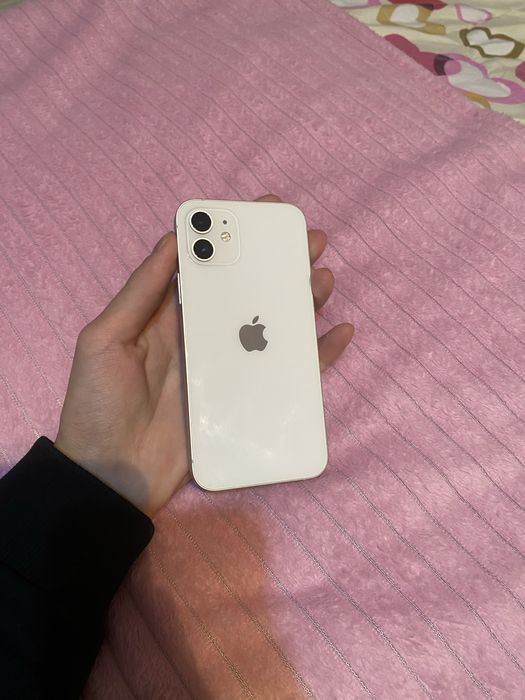 Продам Айфон 12 64gb