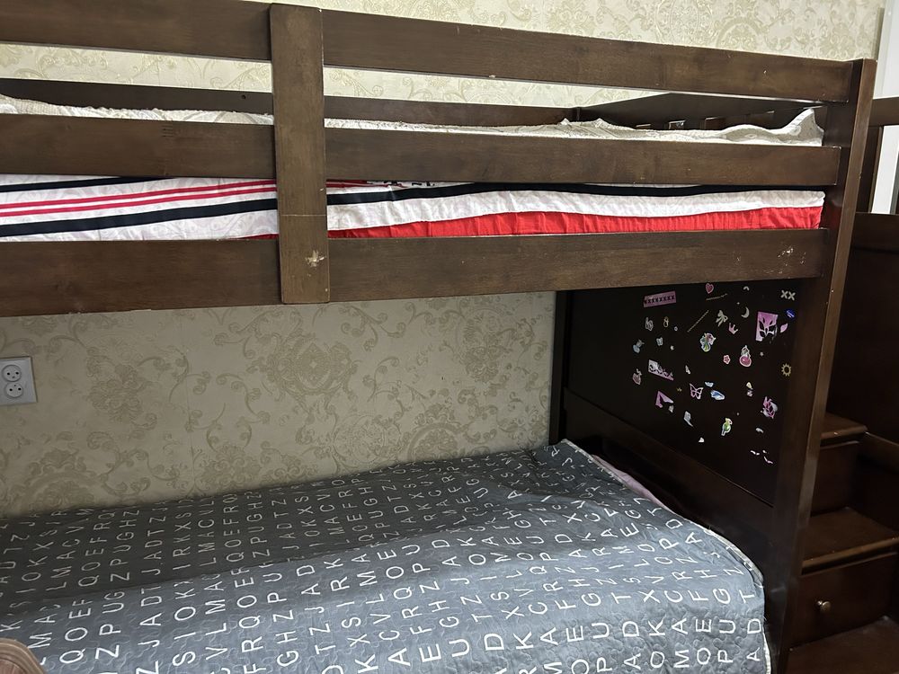 Продам 2х ярусную кровать