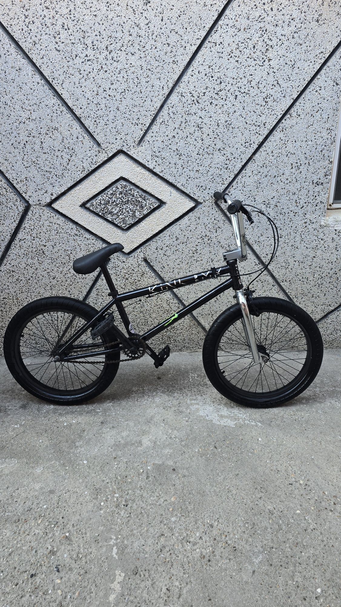 Продавам колело BMX KINK