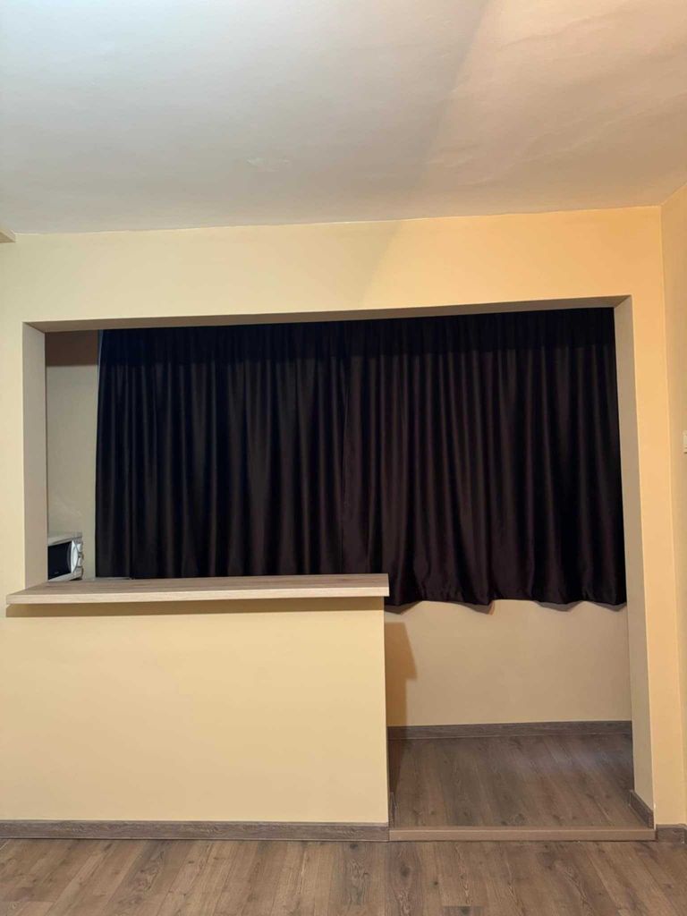 Дава се под наем Едностаен апартамент в Враца, Център - 25 кв.м за 229.5 € - Снимка #4