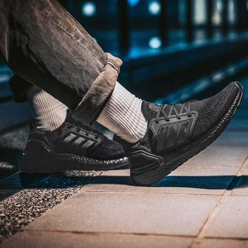 Оригинални  маратонки *ADIDAS ULTRABOOST 20 BOND 007* EU40 2/3 -41 1/3