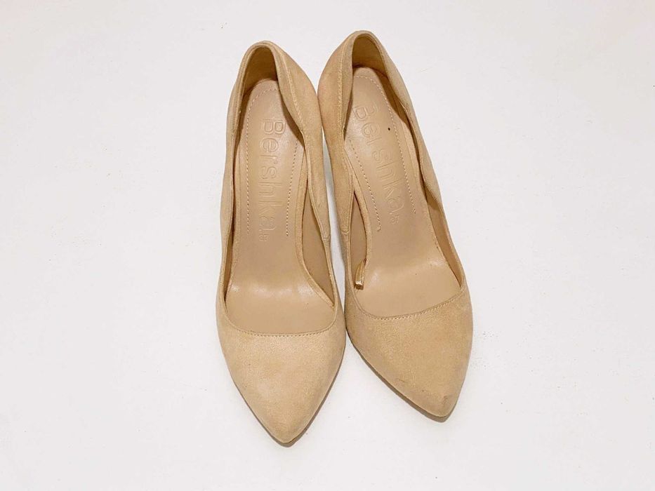 pantofi crem bershka