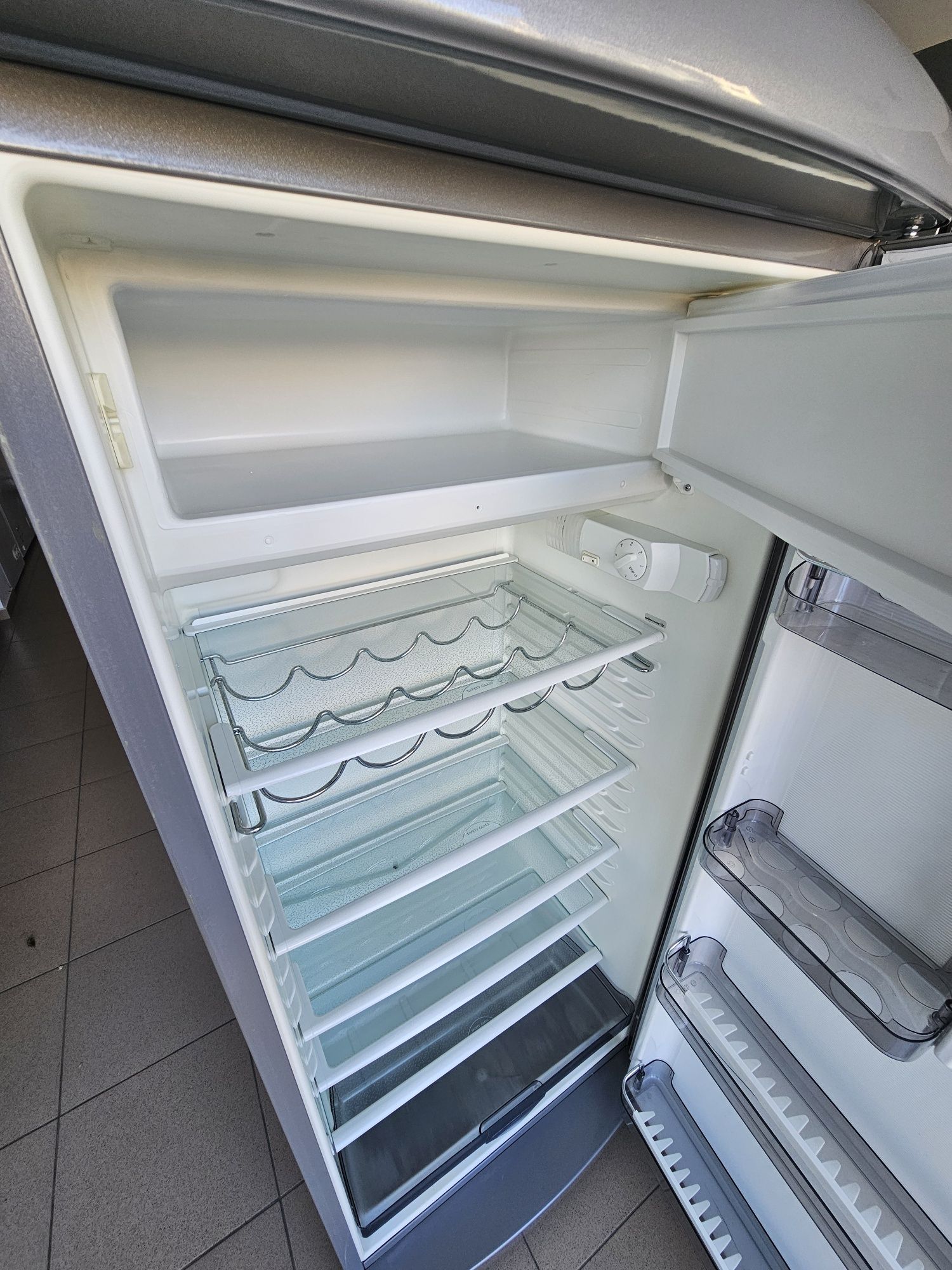 Ретро хладилник с камера Gorenje