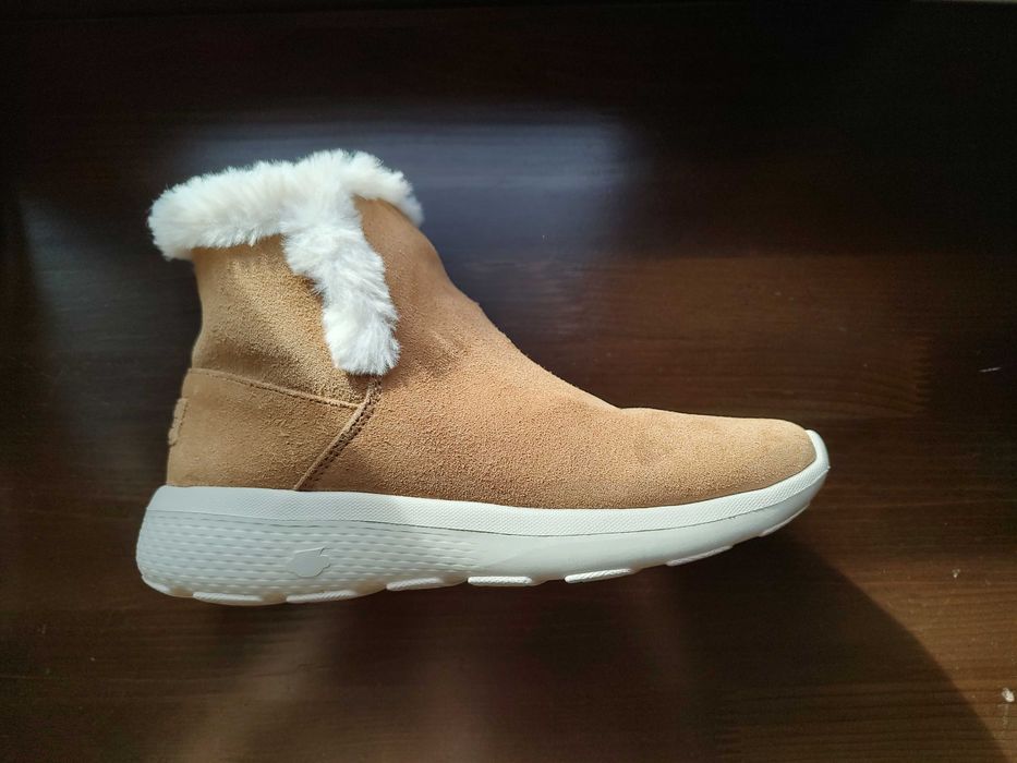 Skechers 
Ghete slip-on impermeabile On The Go, bej, nr 35