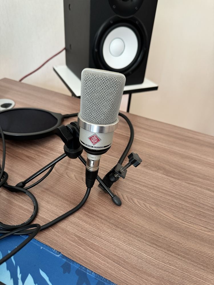 Neumann TLM 102, студийный микрофон