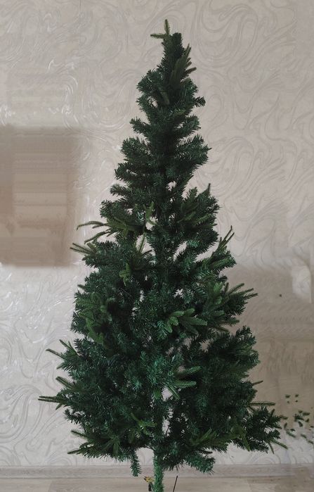 Ёлка искусственная 210 см
