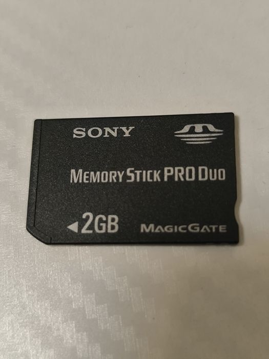 PSP Sony MemoryStickProDUO / Оригинална карта памет за PSP 2GB