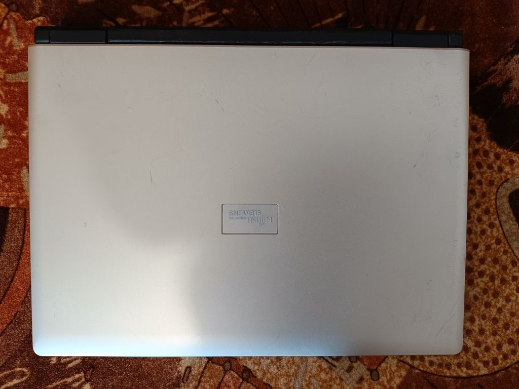 Fujitsu-Siemens Amilo M1425