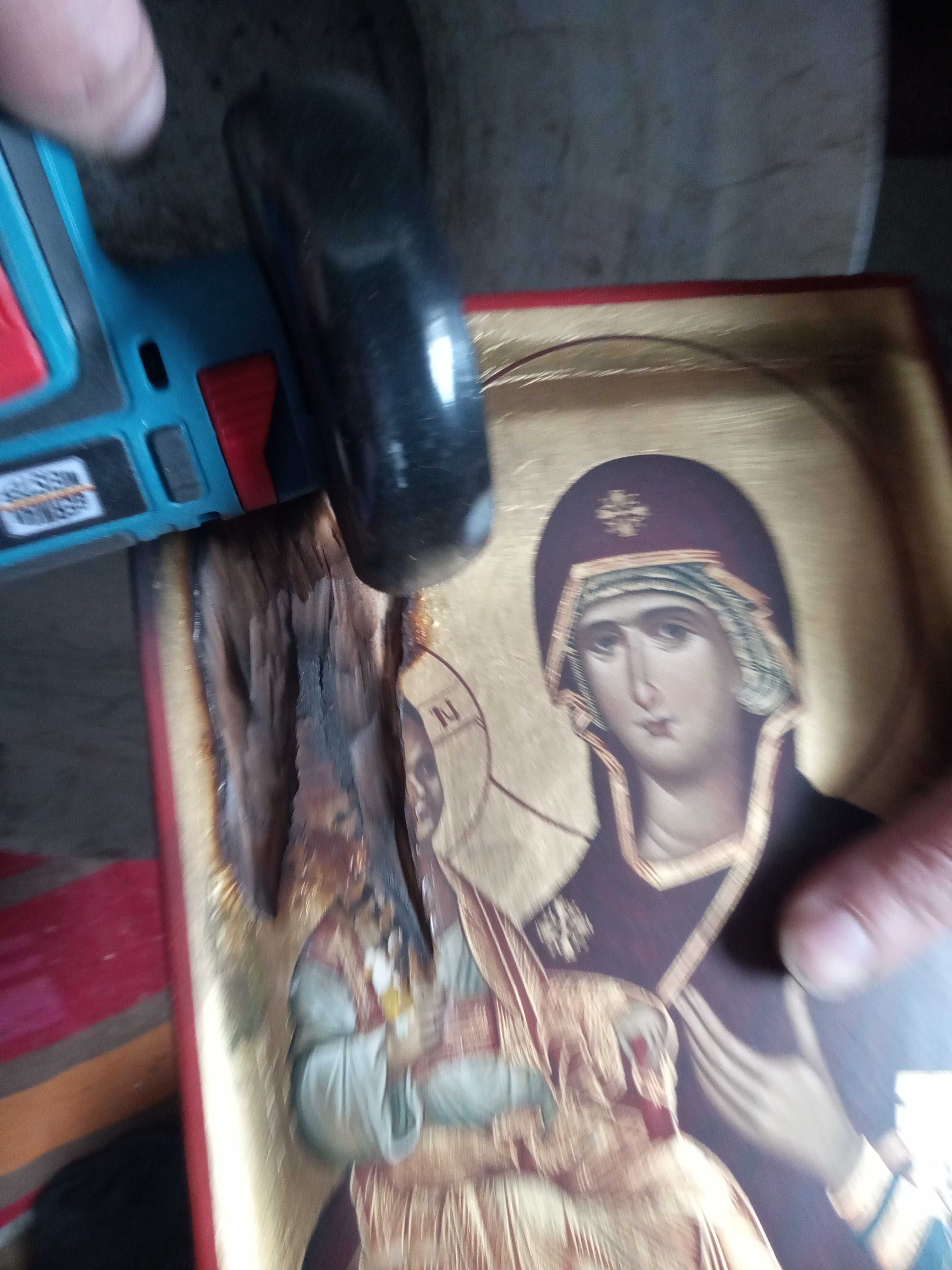 Icoane pictate manual Maica Domnului , pictez la comanda ,restaurari