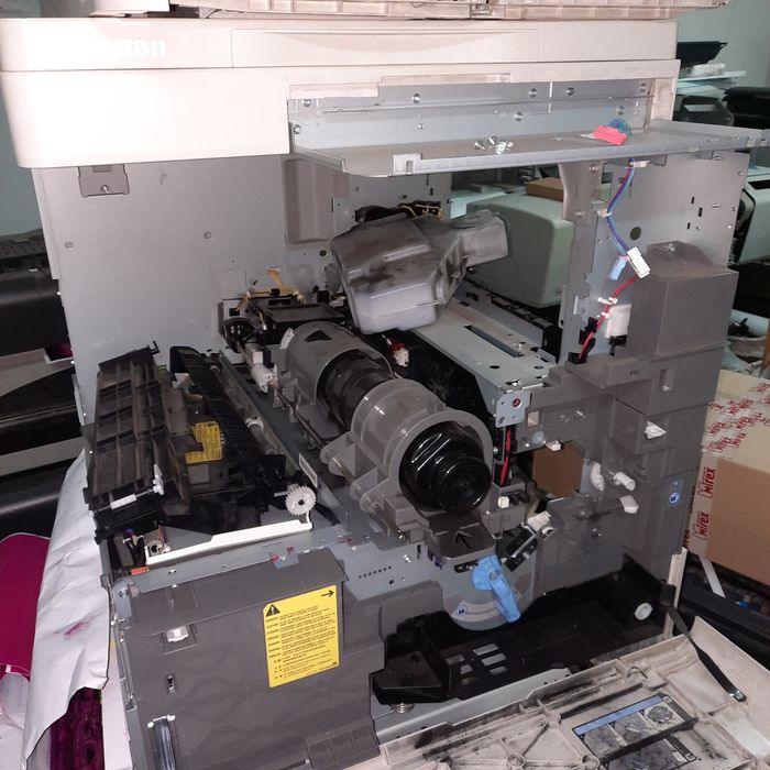 Запчасти на Canon 2520