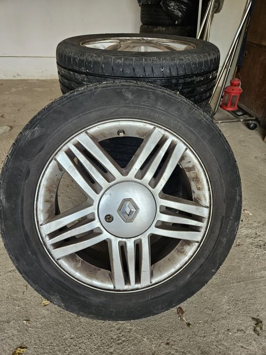 5 roți Fiat Punto, 4 roți Renault Megane,4 roți Skoda Fabia