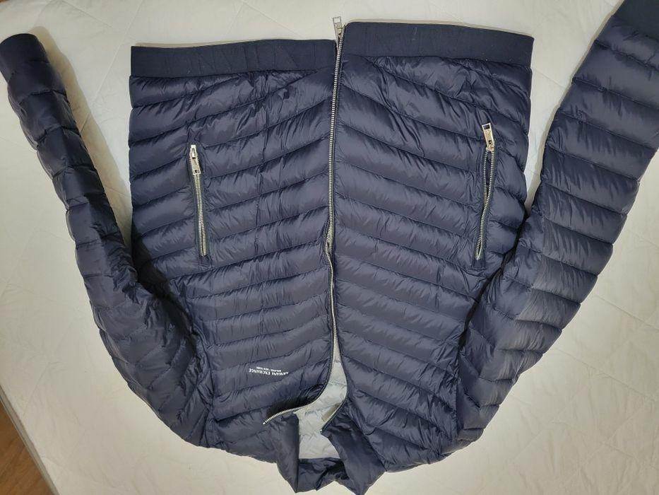 Продавам мъжко оригинално яке Armani Exchange