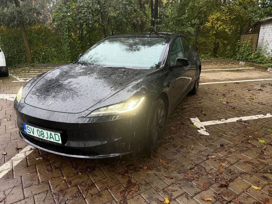 Tesla Model 3 Tesla Model 3 HIGHLAND RWD, TVA deductibil, finantare prin leasing