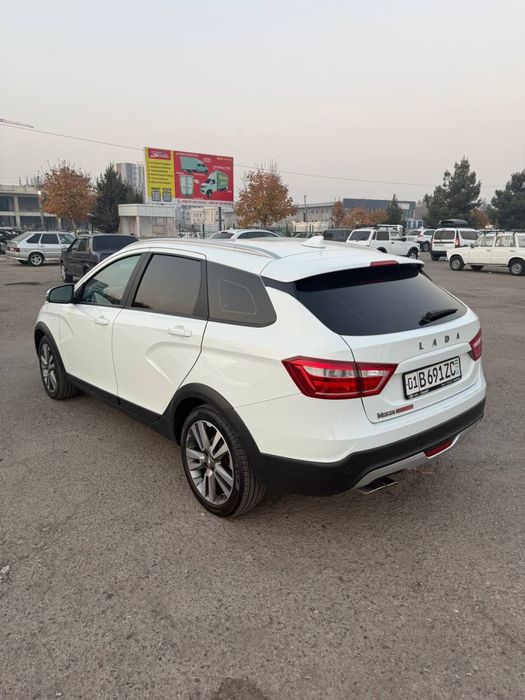 Lada vesta sw 2022 yil alisa versiyasi