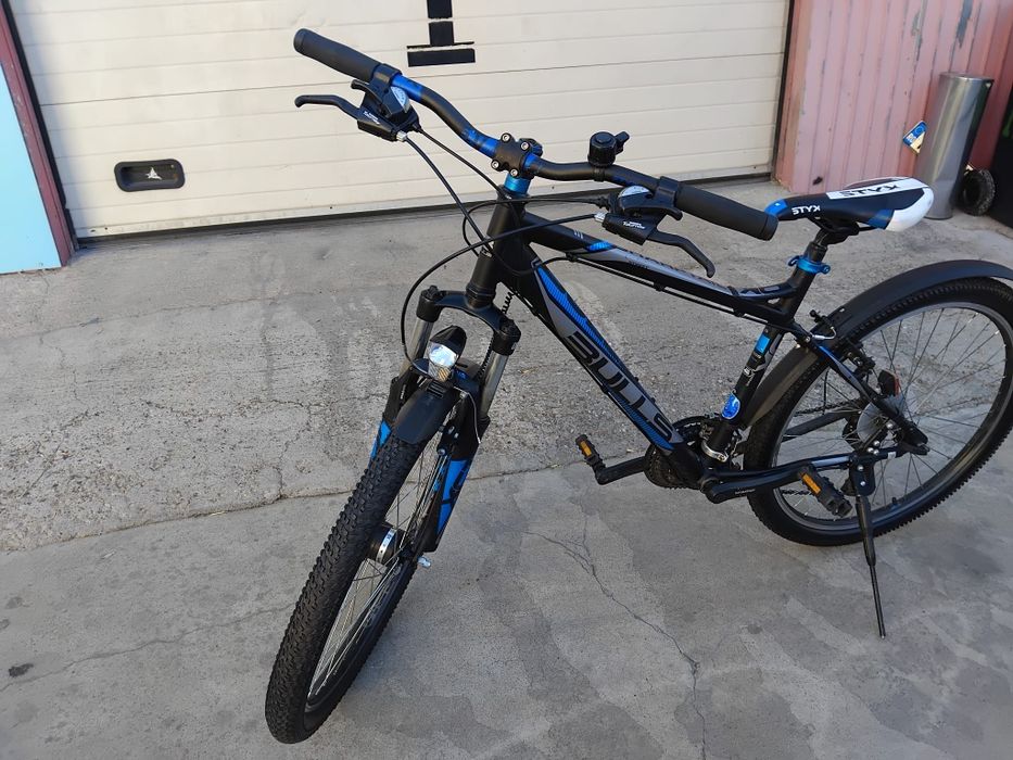 Vând bicicleta Bulls din aluminiu
