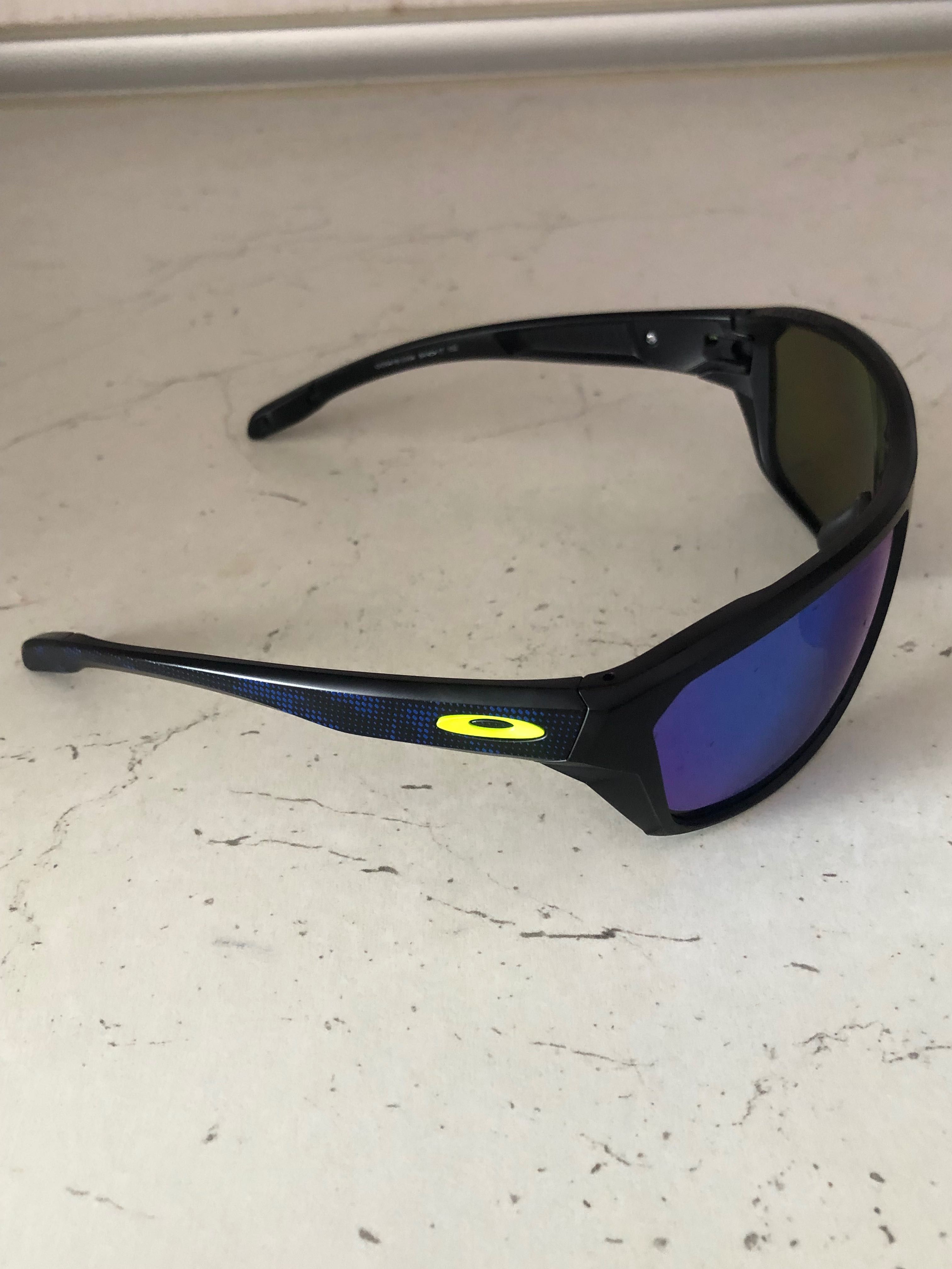 Мъжки слънчеви очила Oakley split shot prizm