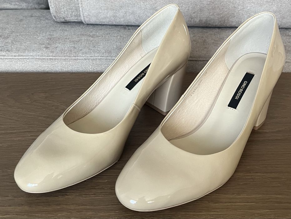 Обувки на ток лачена естествена кожа