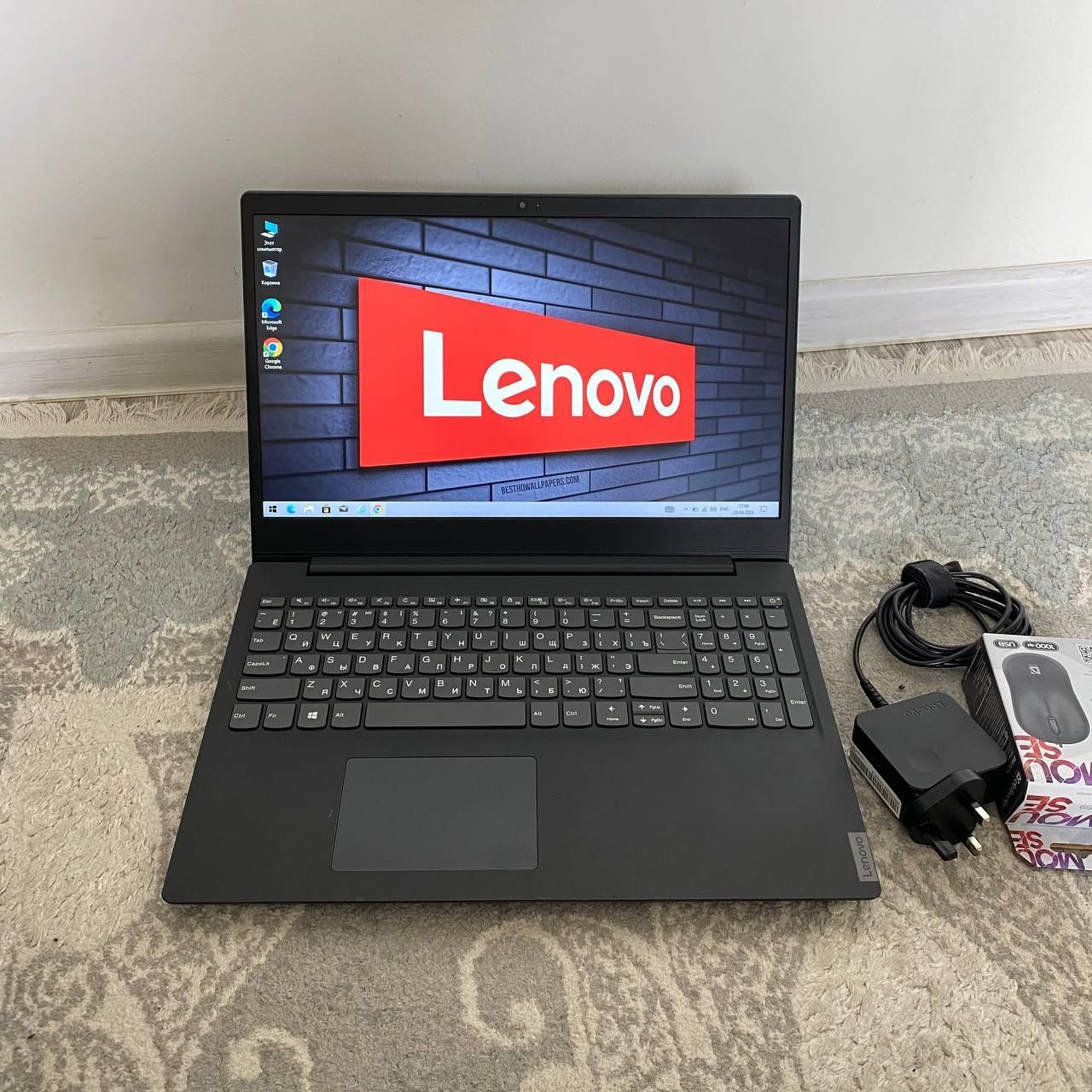 Lenovo Ideapad/Память-1000GB/ОЗУ-4GB/Windows 10/Мышка и зарядка!