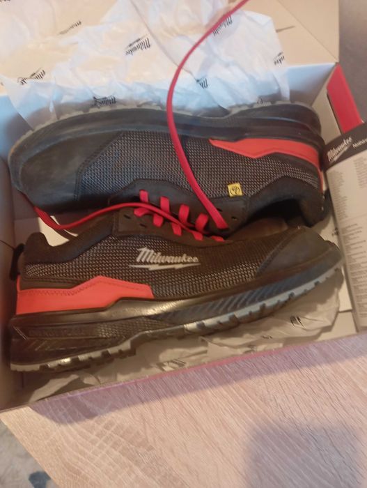 Нови.Mikwaukee 42,43